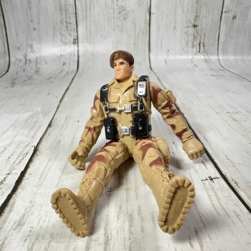 Chap HK Mei Action Figure Soldier Tan Camo Uniform Army 3¾-4″ Military Vintage